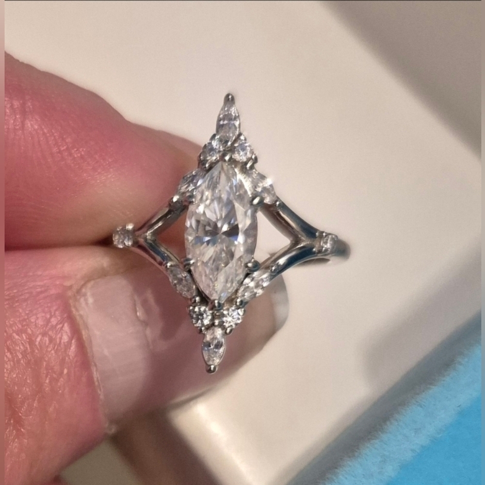 GRA Certified 2 CT* VVS1 Marquise Cut & Round Brilliant Accents Moissanite Ring